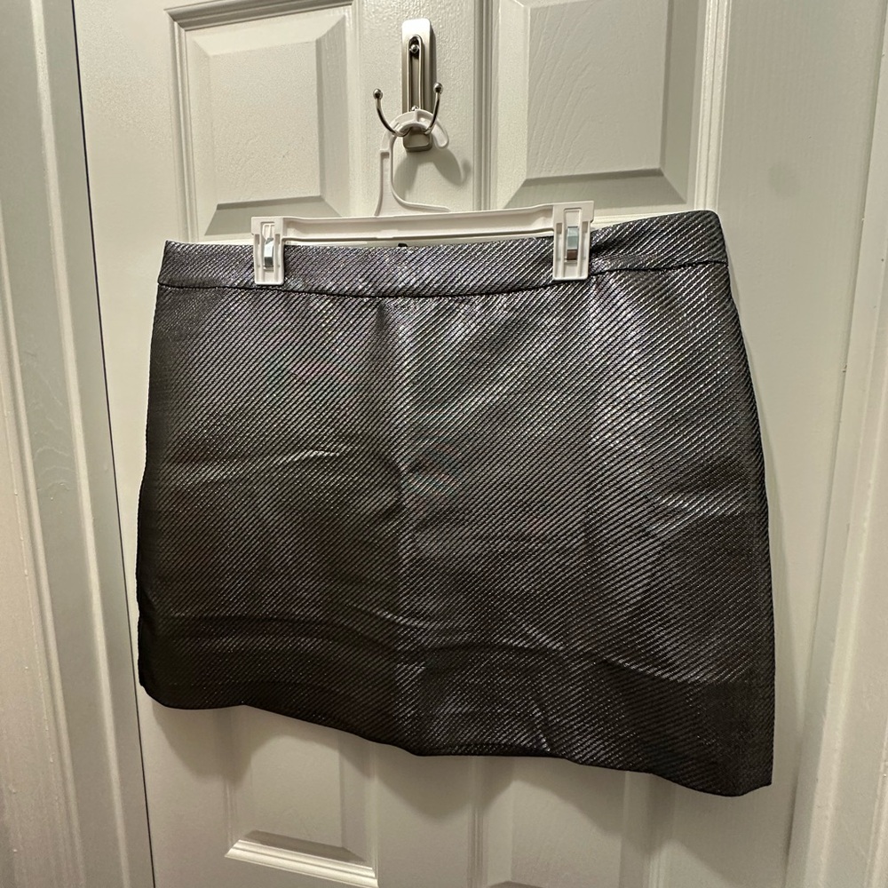 Elegant Metallic Textured Skirt